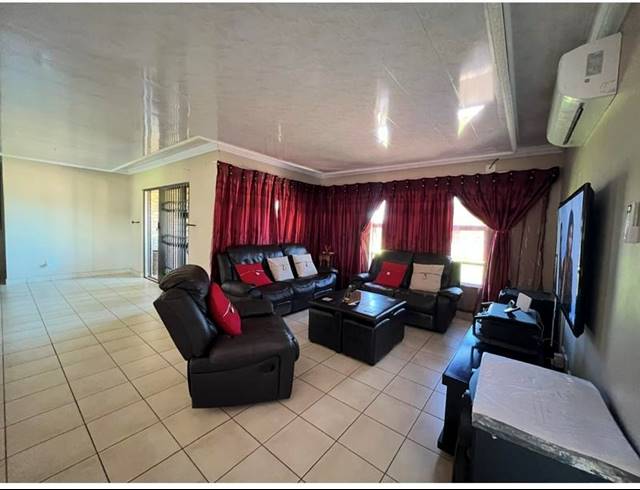 3 BEDROOM HOUSE FOR SALE IN KATHU